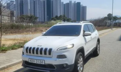 Jeep Cherokee · 2015 год
