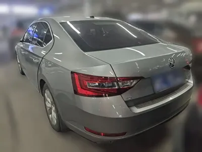 Skoda Superb 2016, 106300 км, за 32800 CNY - фото 9