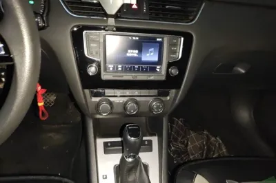 Skoda Octavia 2016, 75400 км, за 41995.95 CNY - фото 12
