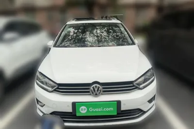 Volkswagen Golf Sportsvan 2016, 66300 км, за 55940.49 CNY