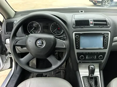 Skoda Octavia 2014, 103700 км, за 34825.91 CNY - фото 20