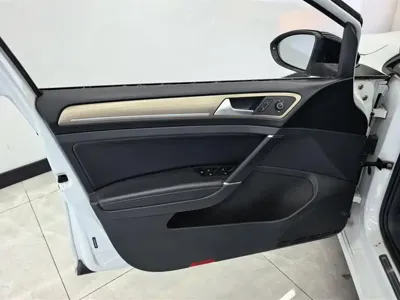 Volkswagen Golf 2016, 102100 км, за 45800 CNY - фото 7