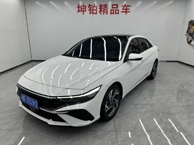 Hyundai Elantra · 2023 год