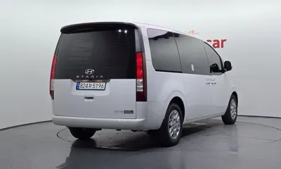 Hyundai Staria 2023, 3115 км, за 27500000 KRW