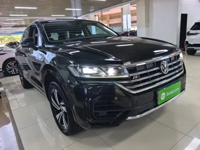 Volkswagen Touareg 2020, 120800 км, за 175100 CNY