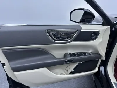 Lincoln Continental 2019, 124000 км, за 98800 CNY - фото 28