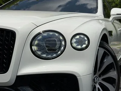 Bentley Flying Spur 2023, 22200 км, за 260000000 KRW - фото 2