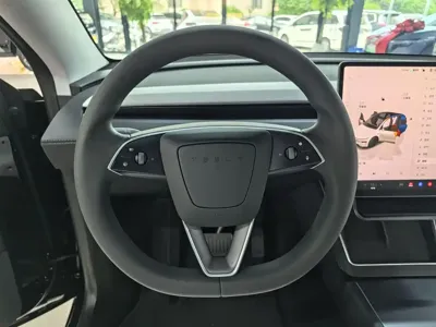 Tesla Model Y 2025, 25000 км, за 262800 CNY - фото 10