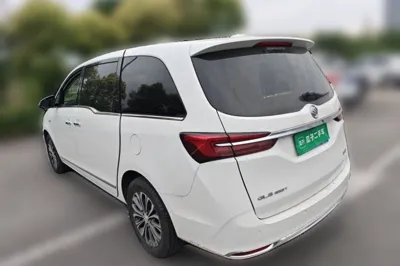 Buick GL8 2021, 185700 км, за 93805.18 CNY
