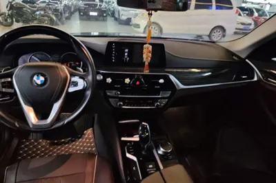 BMW 5 Series 2018, 110500 км, за 146962.09 CNY - фото 16