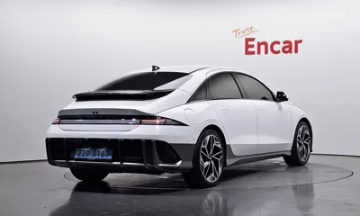 Hyundai Ioniq6 2023, 106945 км, за 28700000 KRW
