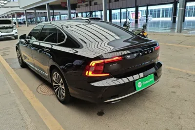 Volvo S90 2025, 28200 км, за 198312.33 CNY