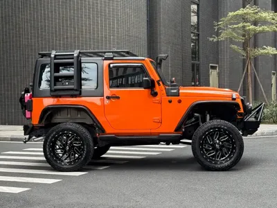 Jeep Wrangler 2013, 126000 км, за 118000 CNY