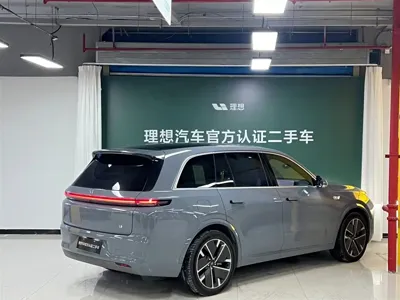 Li Auto Li L8 2025, 7700 км, за 289800 CNY