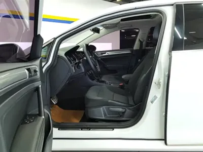 Volkswagen Golf 2018, 82400 км, за 56500 CNY - фото 9