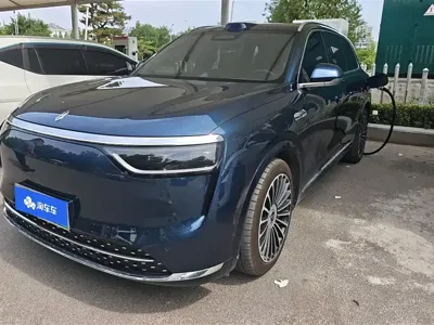 AITO 问界 AITO M8 · 2025 год