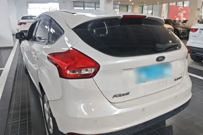 Ford Focus 2015, 93300 км, за 36427.11 CNY