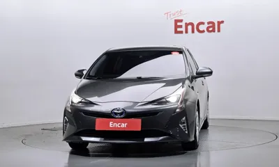 Toyota Prius 2017, 52349 км, за 17900000 KRW