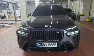 BMW X7 · 2023 год