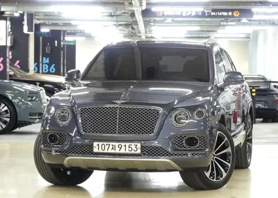 Bentley Bentayga · 2017 год