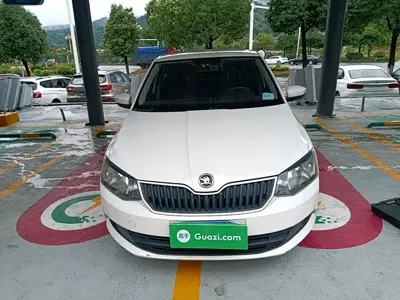Skoda Fabia 2016, 98100 км, за 25500 CNY