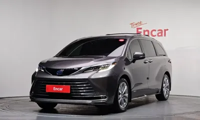 Toyota Sienna · 2021 год