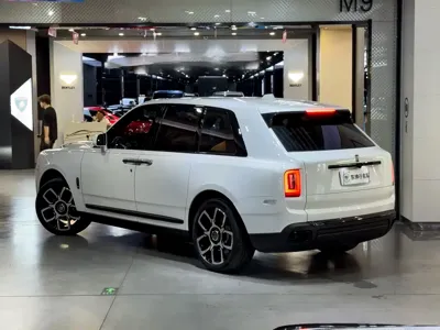 Rolls-Royce Cullinan 2022, 23000 км, за 4778800 CNY