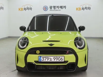 MINI Cooper Convertible · 2022 год