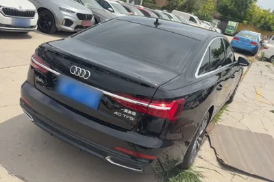 Audi A6L 2020, 101100 км, за 183443.15 CNY