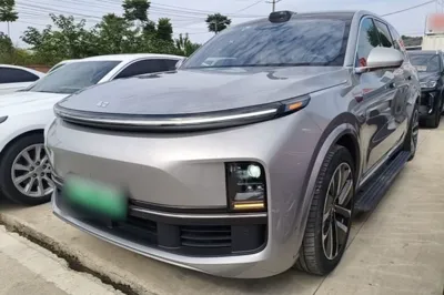 Li Auto L9 · 2022 год