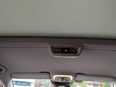 Mercedes-Benz V-Class 2019, 63900 км, за 153200 CNY - фото 19