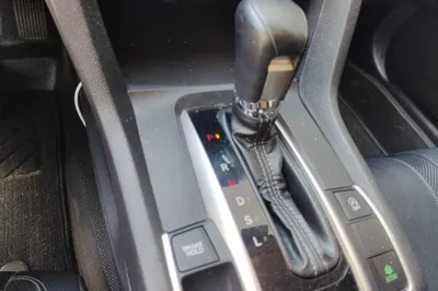 Honda Civic 2016, 80900 км, за 61355.74 CNY - фото 11