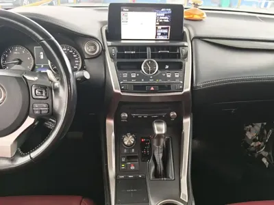 Lexus NX 2019, 69900 км, за 110900 CNY - фото 13