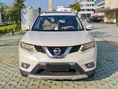 Nissan X-Trail 2014, 158000 км, за 42000 CNY