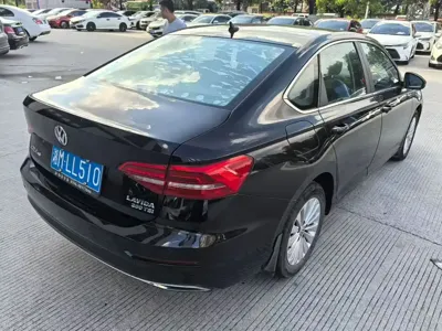 Volkswagen Lavida 2019, 70000 км, за 43800 CNY
