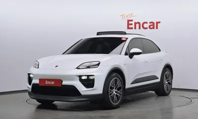 Porsche Macan · 2025 год