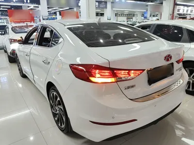 Hyundai Elantra (6th Generation 2019, 42600 км, за 61226.85 CNY