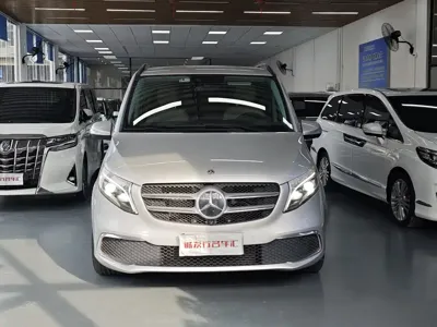 Mercedes-Benz V-Class 2022, 31000 км, за 228800 CNY