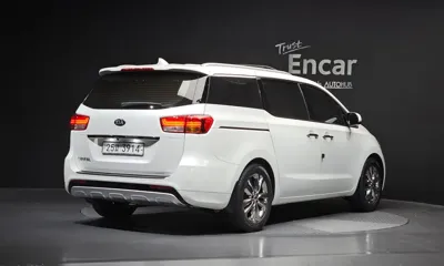 Kia Canival 2016, 129345 км, за 11200000 KRW - фото 2