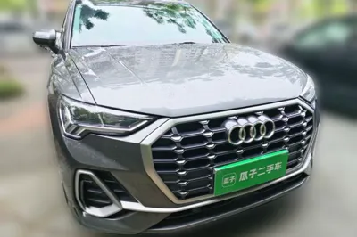 Audi Q3 2022, 49300 км, за 130643.37 CNY