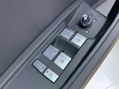 Audi e-tron 2026, 100 км, за 199800 CNY - фото 28