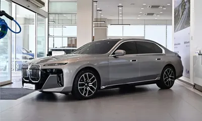 BMW 7-Series · 2023 год