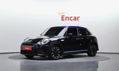MINI Cooper · 2022 год