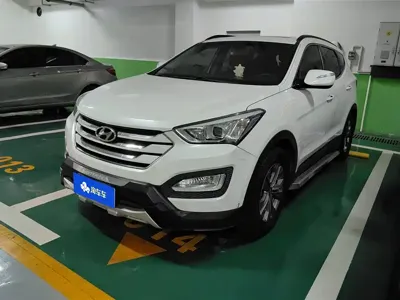 Hyundai Santa Fe · 2015 год