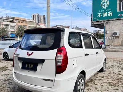 Wuling Hongguang 2016, 100000 км, за 15800 CNY