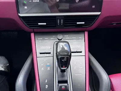 Porsche Cayenne Hybrid 2022, 80000 км, за 388800 CNY - фото 7