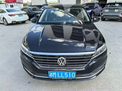 Volkswagen Lavida 2019, 70000 км, за 43800 CNY