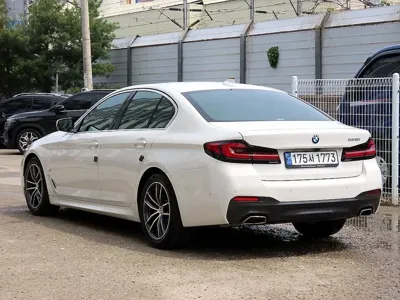 BMW 5-Series 2023, 61089 км, за 34000000 KRW - фото 3
