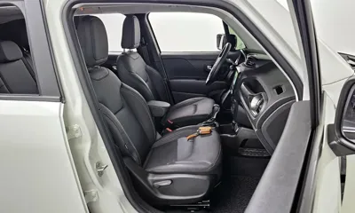 Jeep Renegade 2023, 4886 км, за 27990000 KRW - фото 12