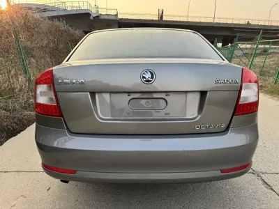 Skoda Octavia 2014, 90000 км, за 19800 CNY